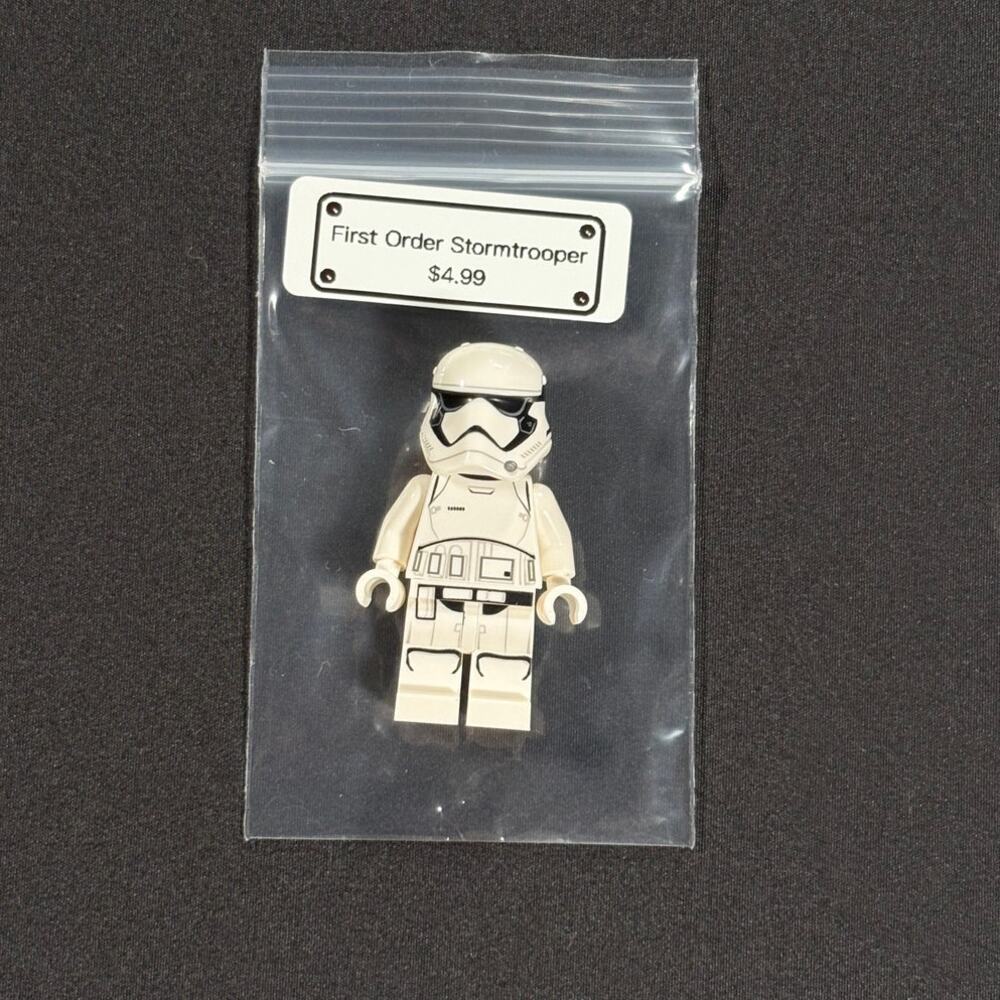 LEGO Star Wars SW0905 First Order Stormtrooper minifigure pointed mouth